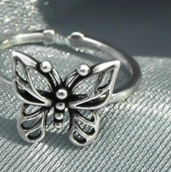 Butterfly Ring Silver Colored Adjustable Sizing OSFA - Picture 2 of 5